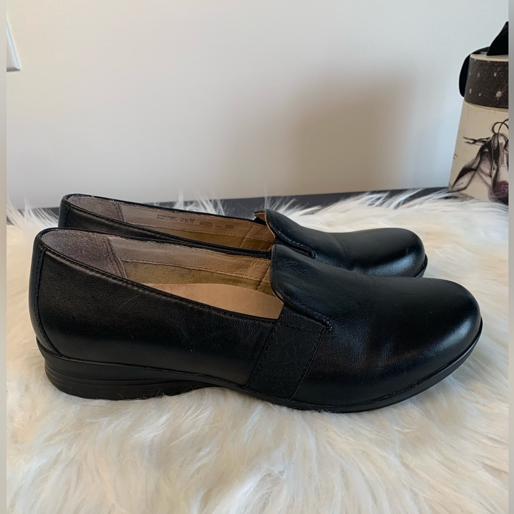 Dansko Women's Black Leather Shoes - Picture 4 of 9